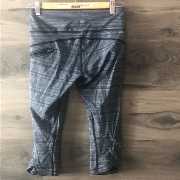 Lululemon crops - Picture 3 of 5